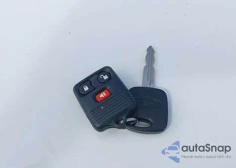 2003 Ford Escape Xls z USA, uszkodzony, nr VIN 1FMYU92123KE16900